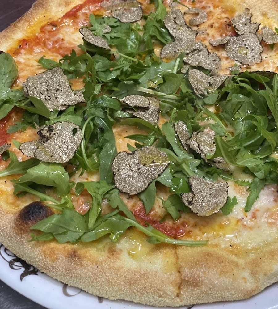 Pizza mit Rucola und Trüffel im Gran Duca Göppingen