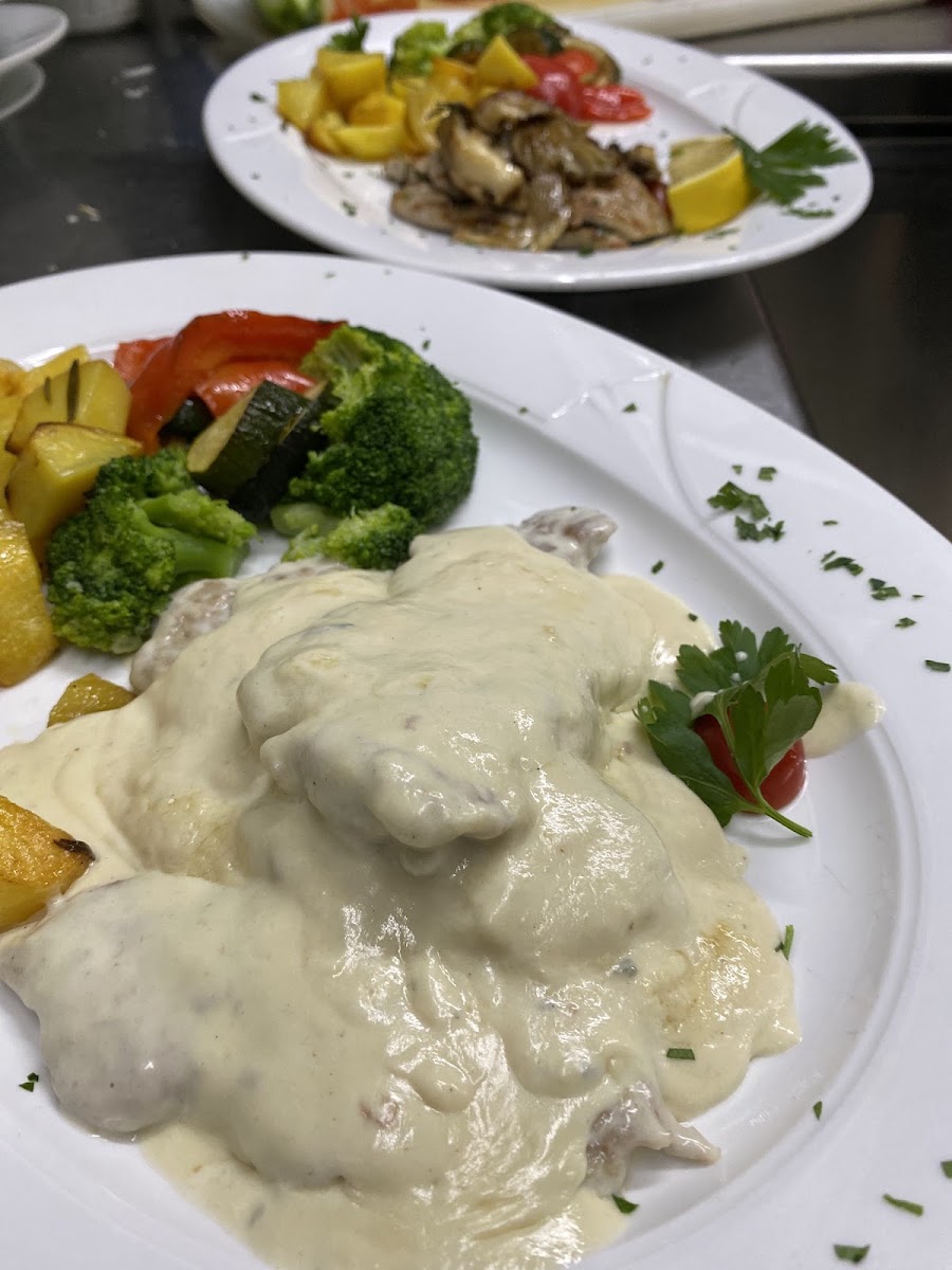 Kalbsgeschnetzeltes in Rahmsauce mit Gemüse im Gran Duca Göppingen